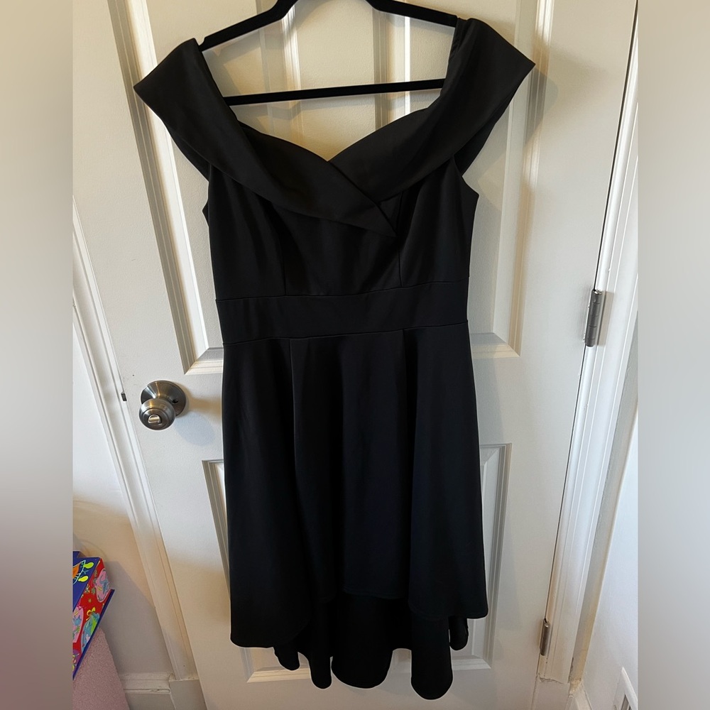 Elegant Black Off-Shoulder Dress - size large